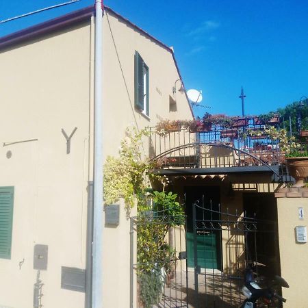 Sara'S Home 切法卢 外观 照片